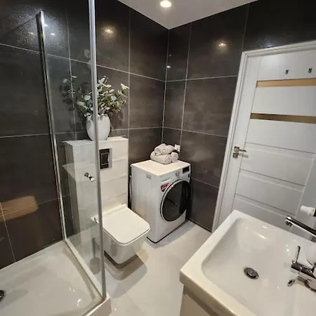 Wygodne M Z Ogrodkiem Apartment Rzeszow Exterior photo